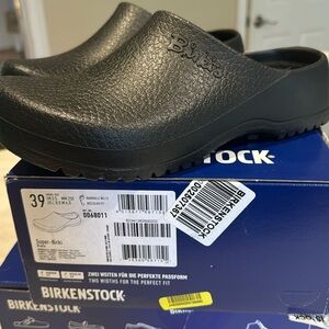 New in Box. Black Birkenstock. Super-Birki. Size 39 M6 L8. Garden shoes